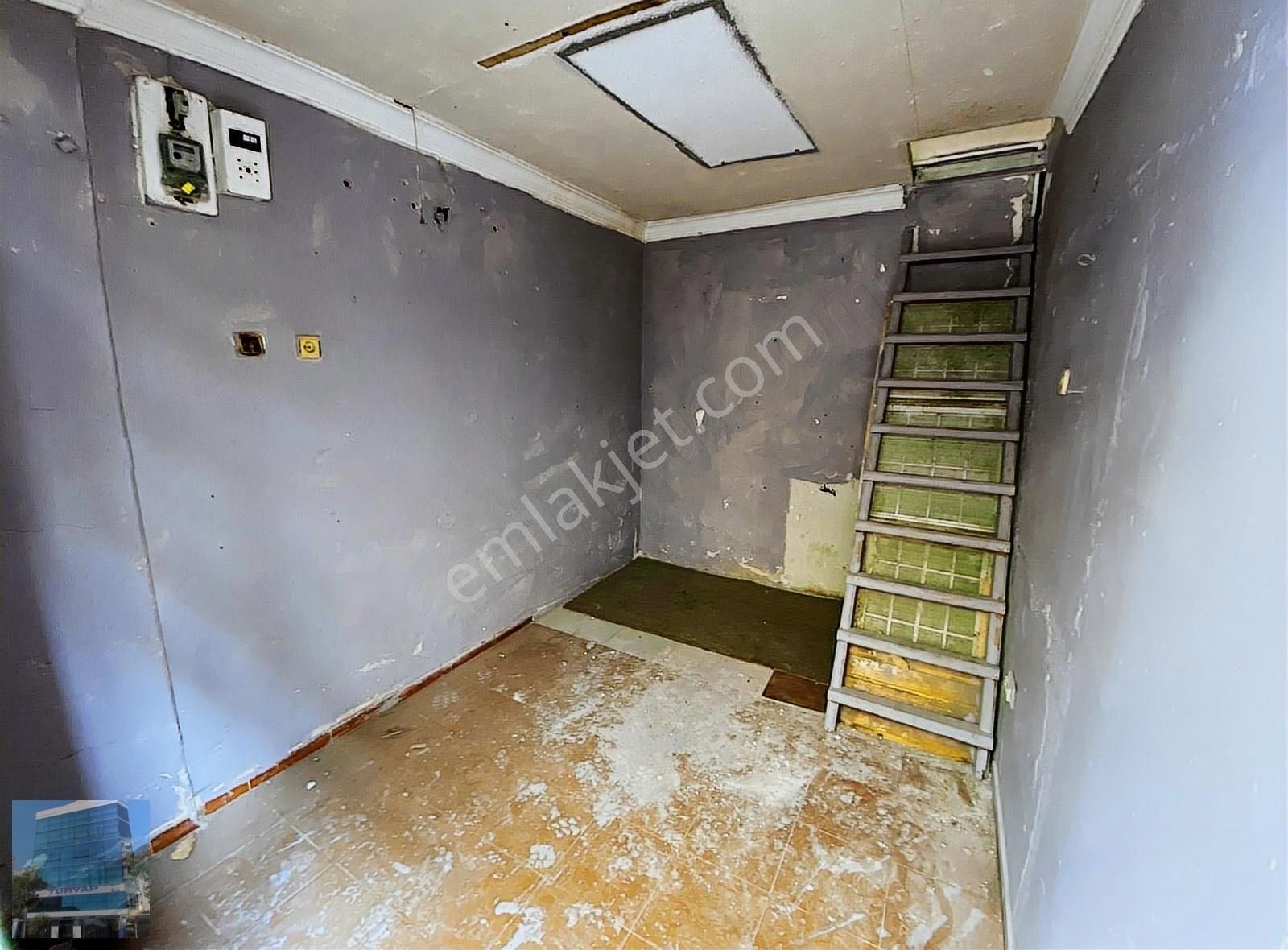 Karşıyaka Çocuk Yuvası Yakını Kiralık Batarlı Dükkan