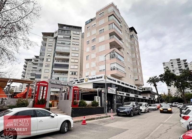 Şehrin En Lüks Lokasyonunda Kurumsal Kiracılı Kompleks Dükkan