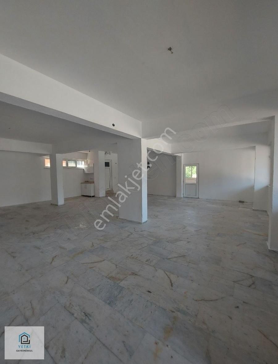 Bağbaşı Cerrahi Hastane Yani Caddeye Yakın Konumda 300 M2 Köşe