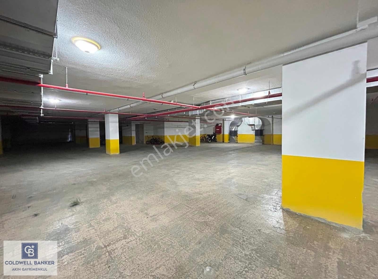 Sancaktepe Atatürk Caddesi Üstü Sitede 3 + 1 Ara Kat Daire