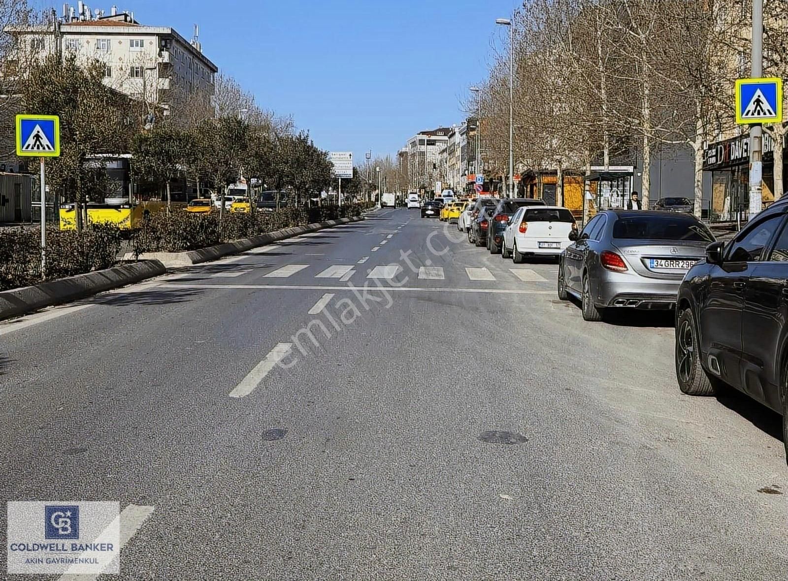 Sancaktepe 'de Ticari+konuat İmarlı Müstakil Parsel Arsalar