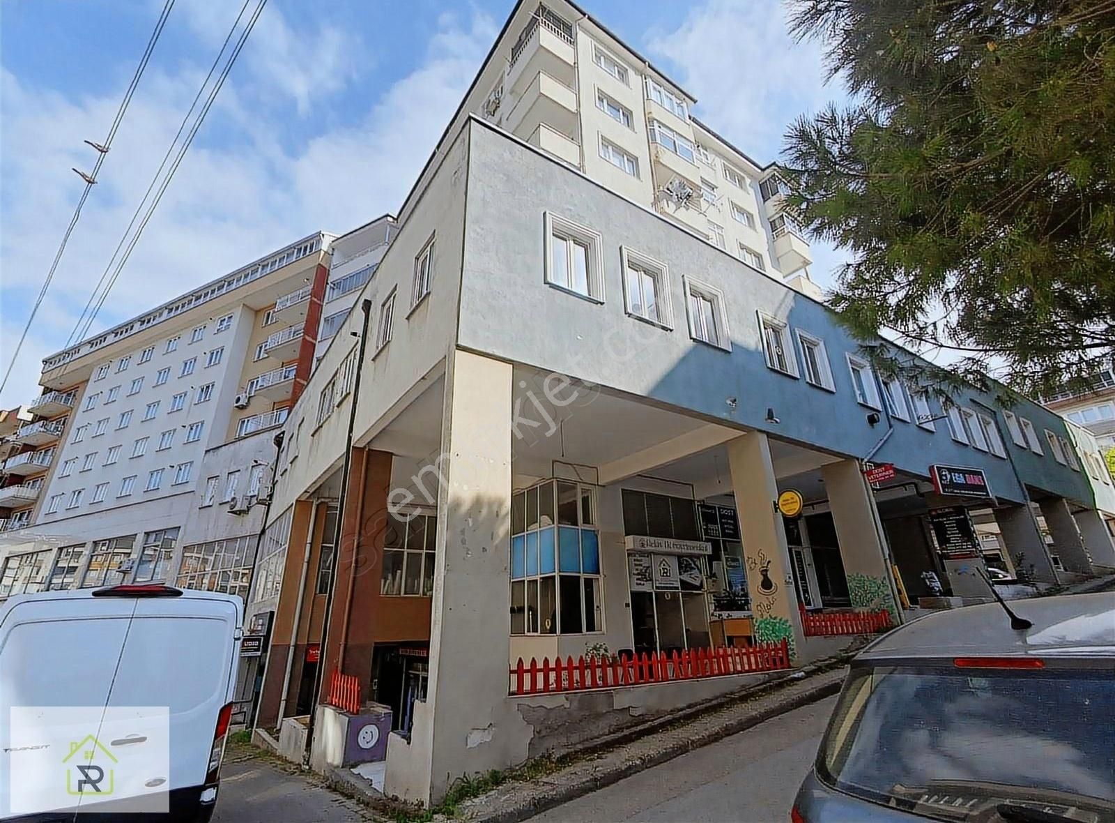 Relax Tr'den Konak'ta Dubleks Dükkan