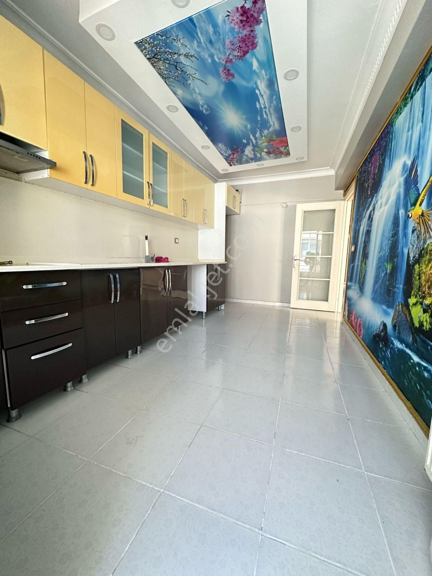 Esenyurt Çınar Mahallesi 3+1 140 M2 Kiralık Daire Balkonlu Asansörlü Köşebaşı