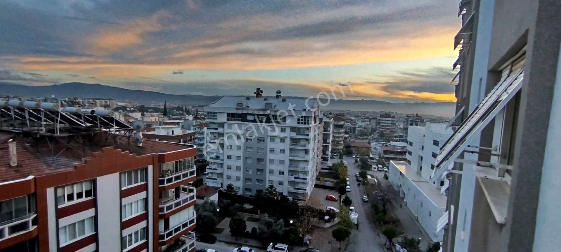 Aydın Efeler Cumhuriyet Malallesinde Ara Kat Kiralık 3+1 Daire Güvenlikli Site İçinde