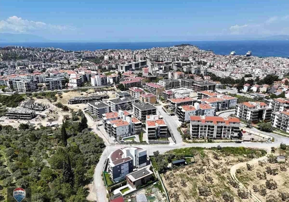 Kuşadasında Havuzlu Kapalı Garajlı Site İçinde Ebeveyn Banyolu Sıfır 1+1 Daıre - Görsel 6