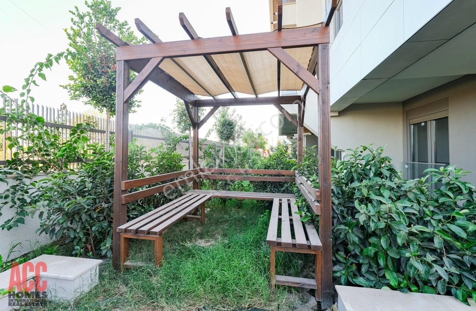 Acc Homes'tan Kapalı Otoparklı Lüks Sitede Satılık 1+1 Arakat
