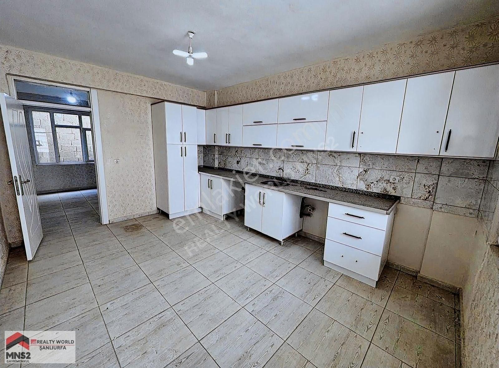 Realty World Mns2 İlhan Ünaydan Yesevi De 4 Oda Daire