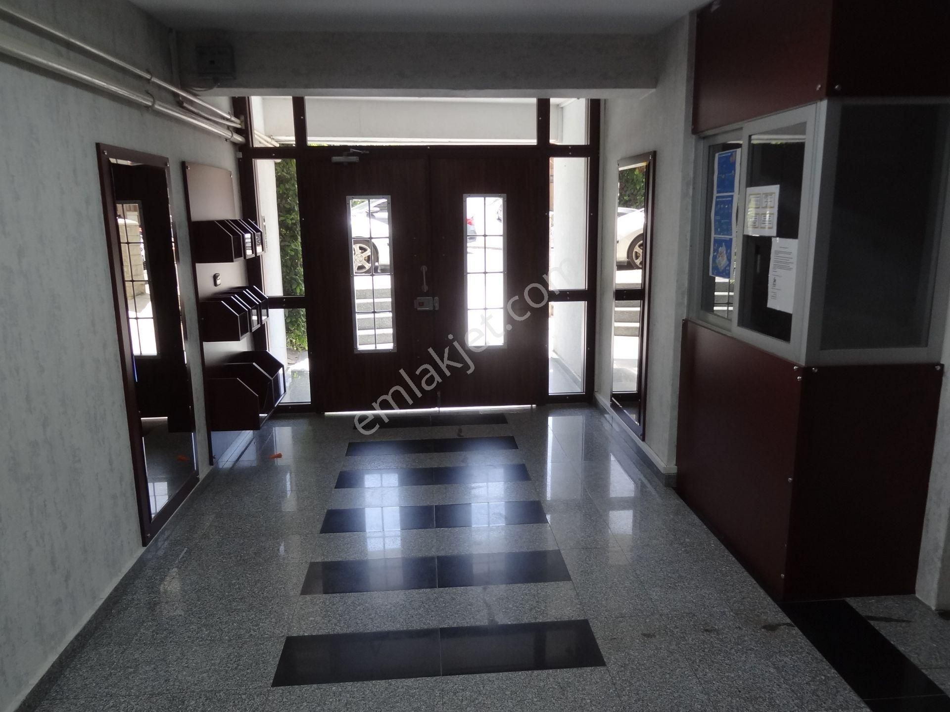 Ünalan Metro-metrobüs Yakını Genç Apt.satılık Daire 3+1,120m2. - Görsel 8