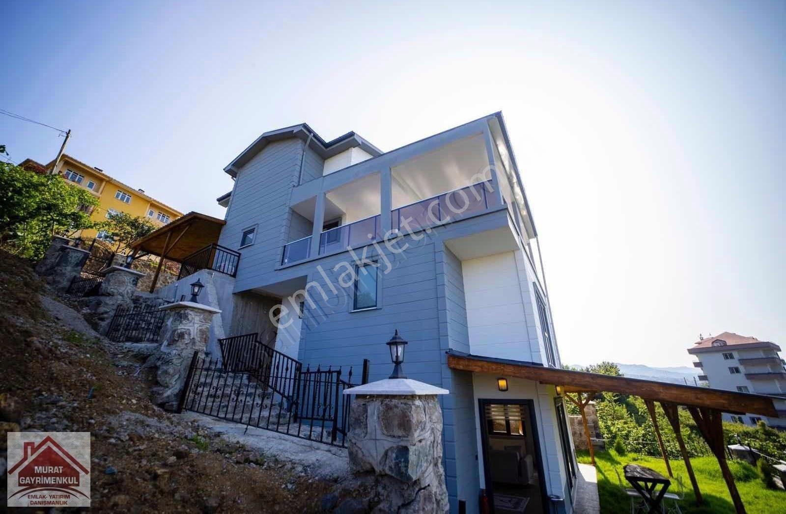 Söğütlü'nün En Güzel Manzarasına Sahip Satılık Fırsat Villa
