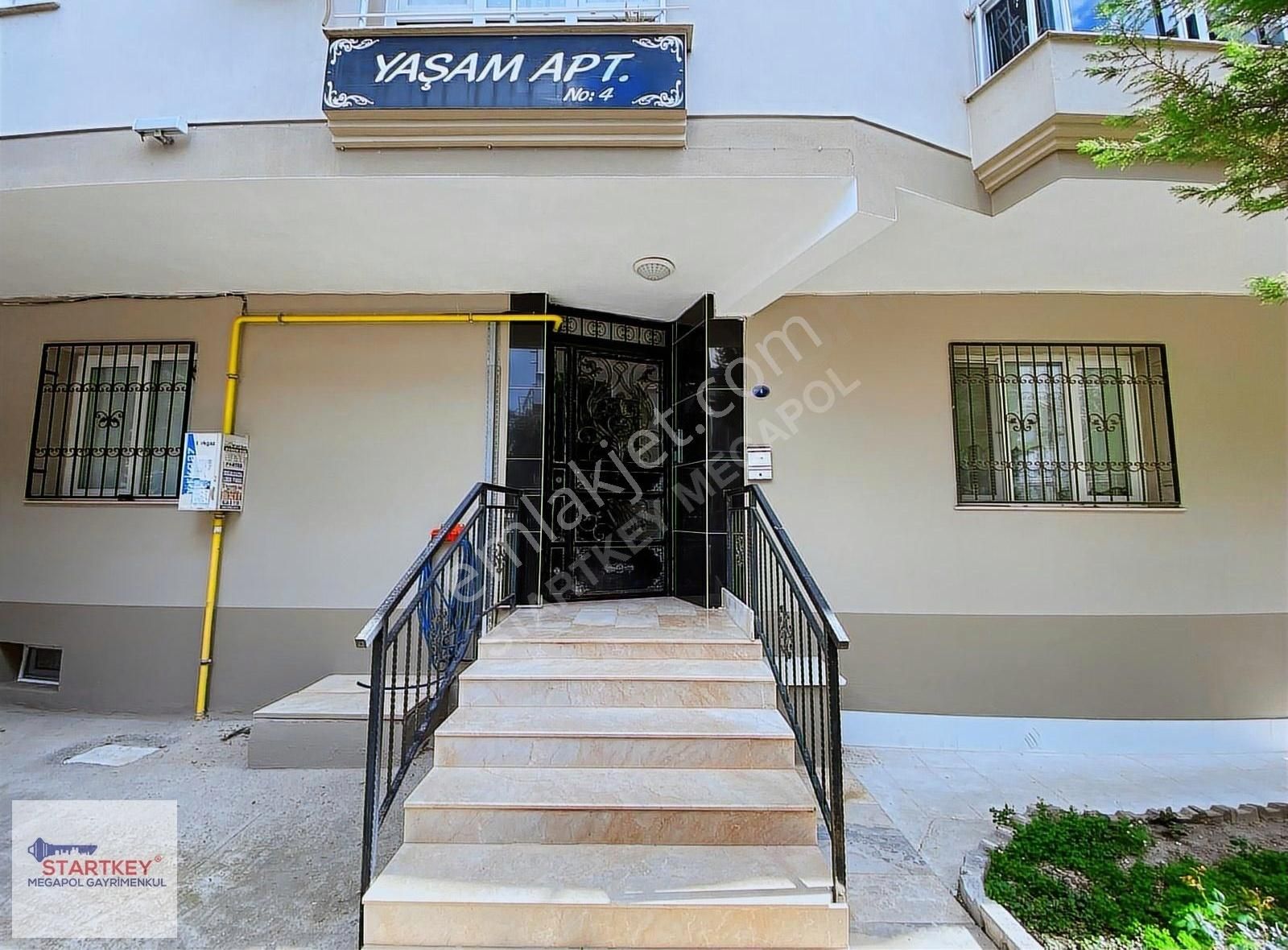 Buca Çamlıkule Mahallesinde Satılık 3+1 Daire