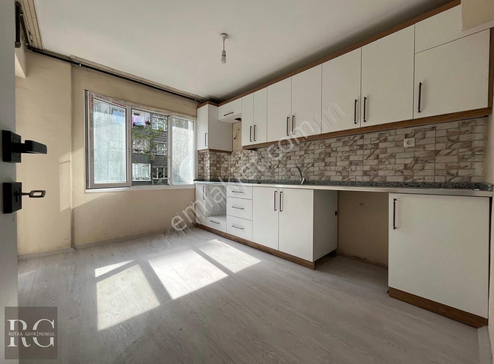 Torbalı Cumhuriyet Mah 3+1 Tadilatı Yapılmış 3+1 Satılık Daire
