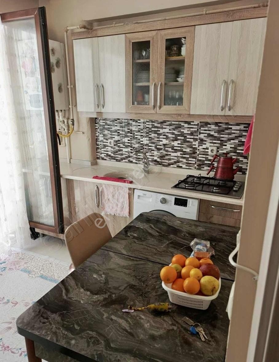 İks Emlaktan Atatürk Caddesinde 2 Adet İş Yeri Daire