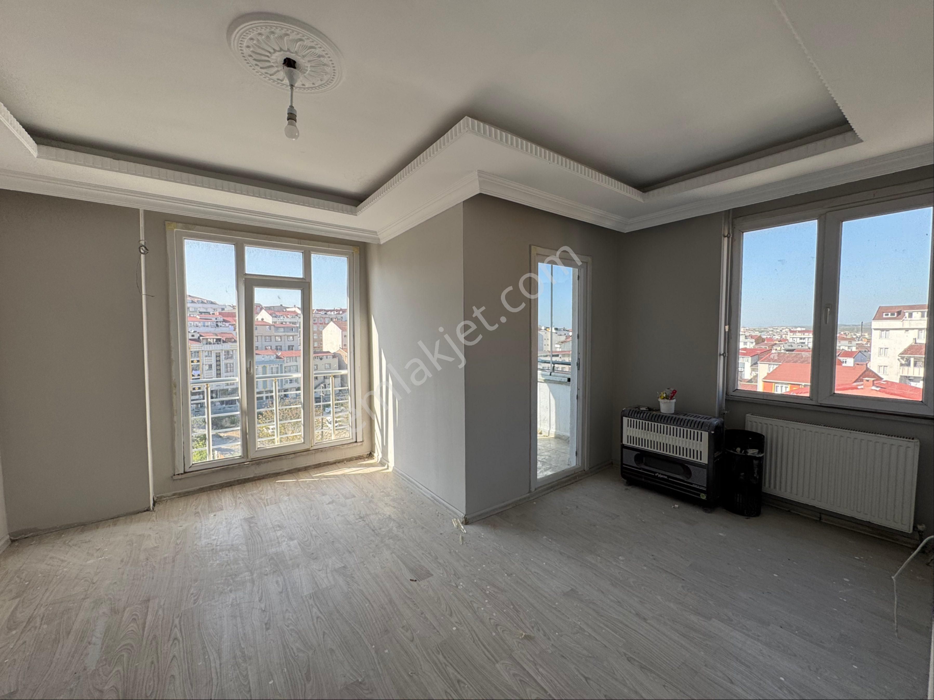 Arnavutköy Yunus Emre Mah Satılık 3+2 Çatı Dubleks Daire