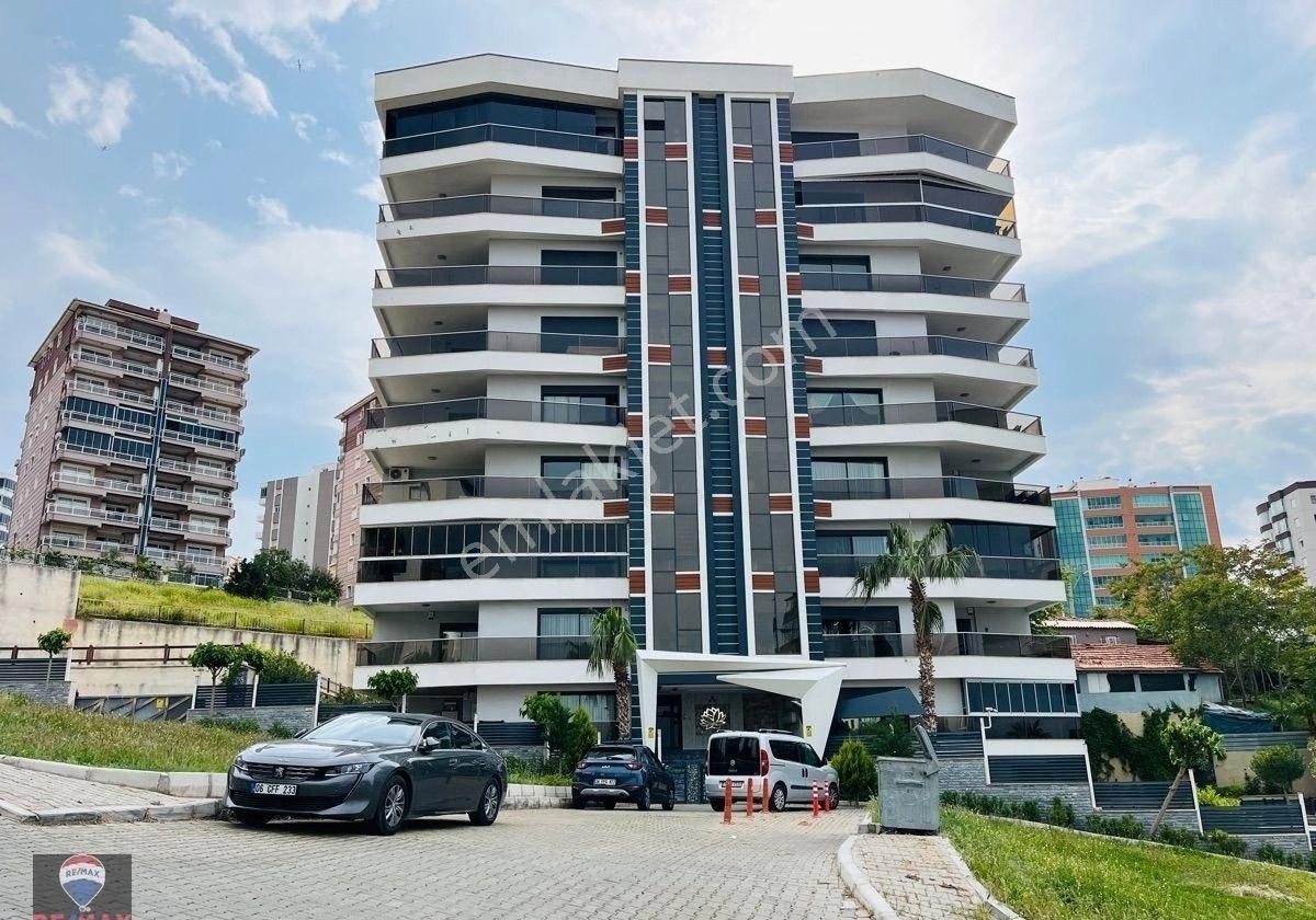 Narlıdere 2. İnönü Mh. Havuzlu, Ferah Ve Deniz Manzaralı 3+1 Satılık Daire