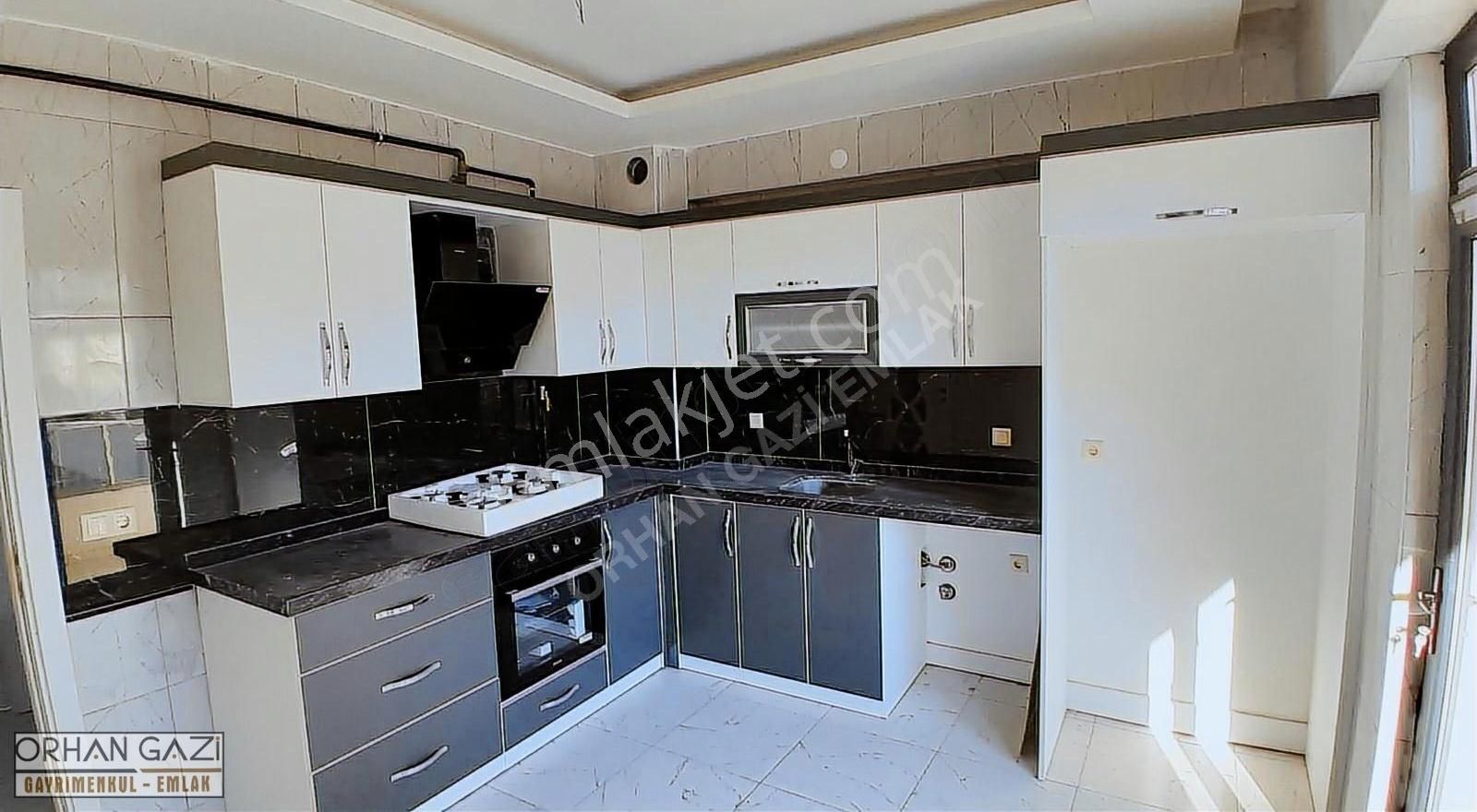 Orhan Gazi'den Parsana Abdülhamidhan Cad. 3+1 Arakat Sıfır Daire