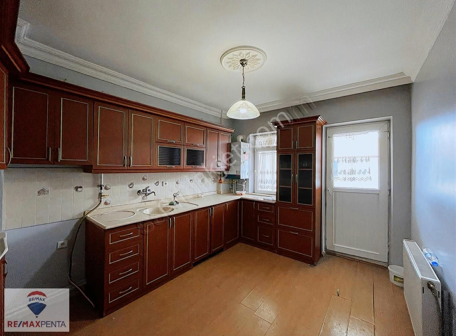 Remax Penta 'dan Dadaşkent 'te 4+1 Satılık Daire