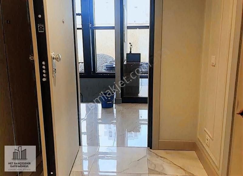 Ispartakule Modern Yaka Projesi Göl Manzaralı 3+1 Satılık Daire