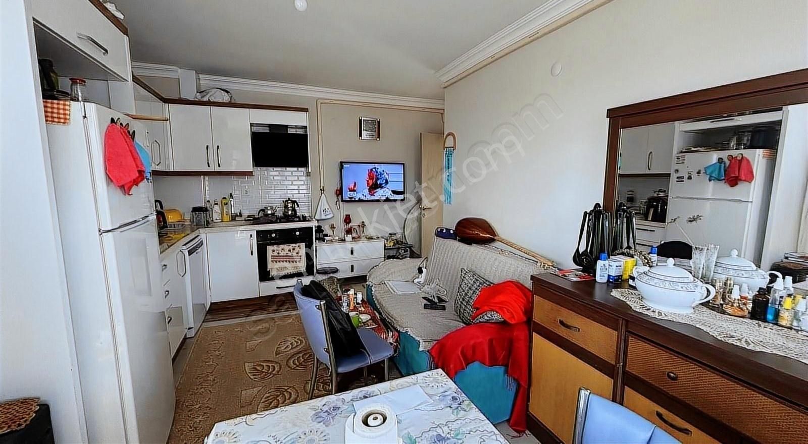 Gömeç Mithatpaşa Mah. Merkezi Konumda Önü Açık Ferah 1+1