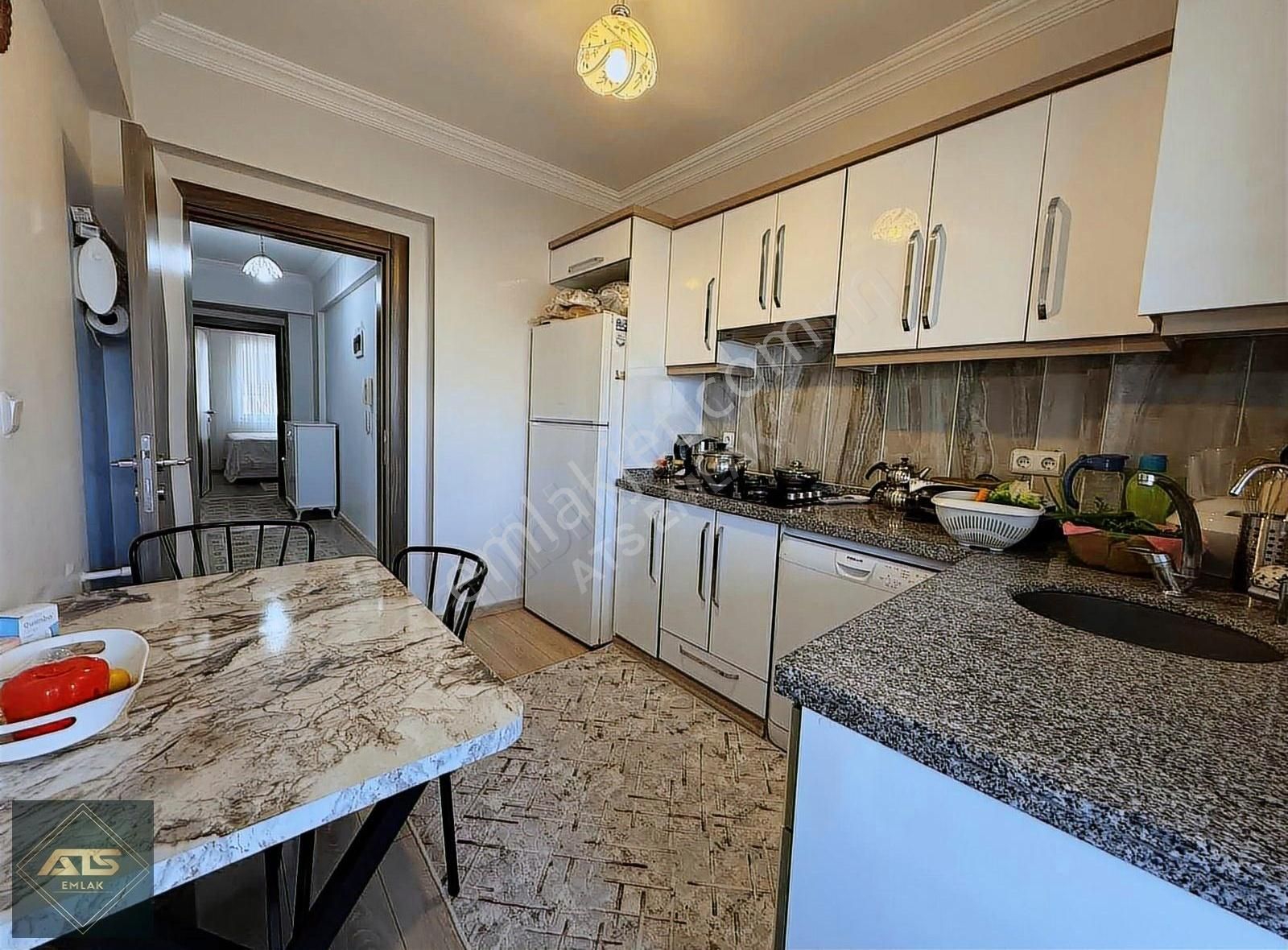 Didim Efelerde Ara Kat Havuzlu 3+1 Ayrı Mutfak Satılık Daire