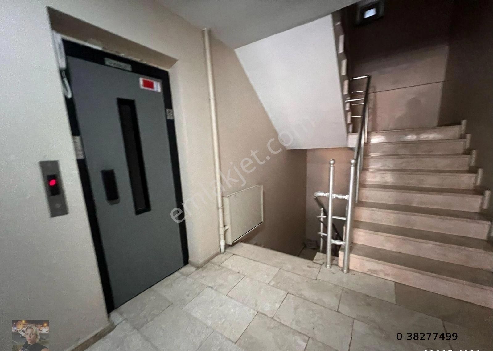Büşra Gayrimenkulden Çarşı Merkezde Satılık Daire 95m2 Masrasız 2+1 Kat 1 Bina Yaşı 15 Balkonlu