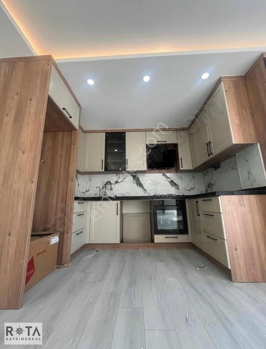 Altınoluk Denize 150 M Girişte Odalı 4+1 Villa-rota