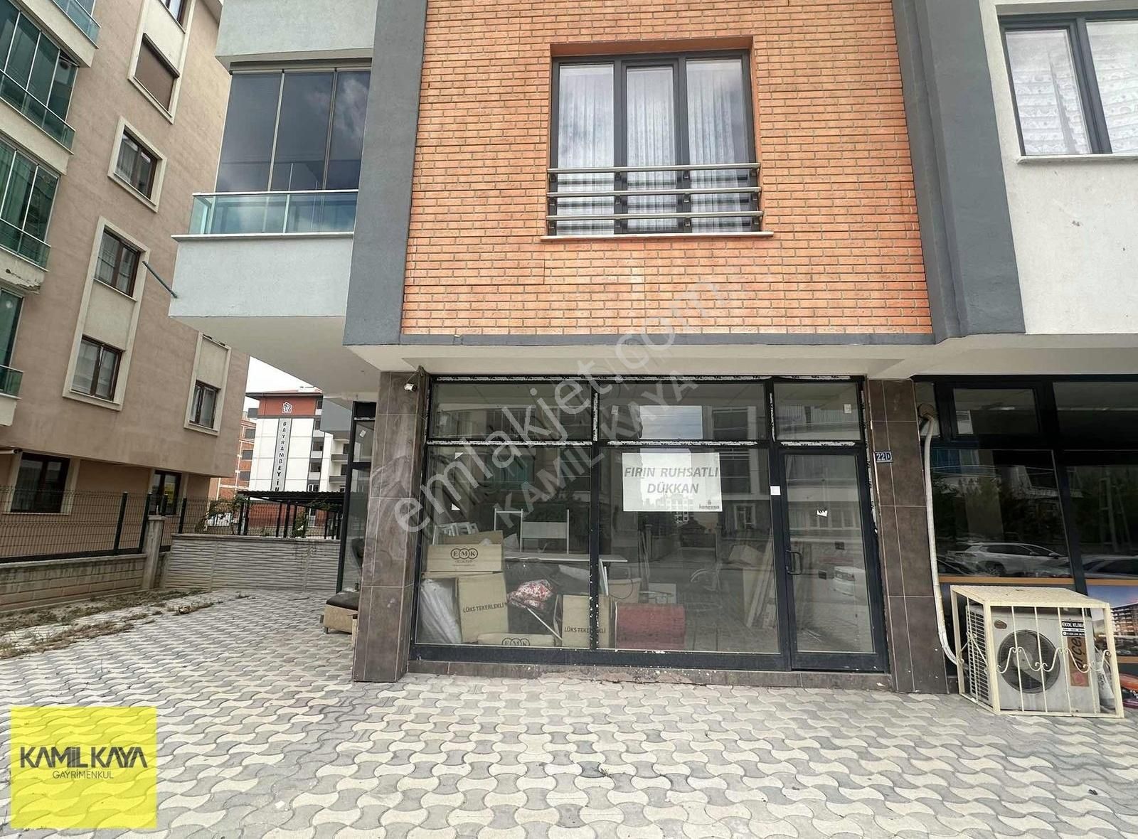 Kamil Kaya 'dan Cadde Üstü 150 M² Fırın Ruhsatlı Satılık Dükkan