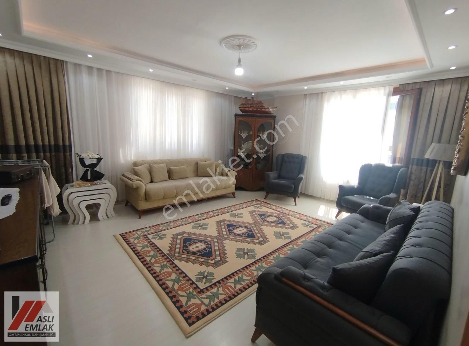 Aslı Emlak'tan Sultançiftliği İsmet Paşada 3+1 Çift Asansörlü
