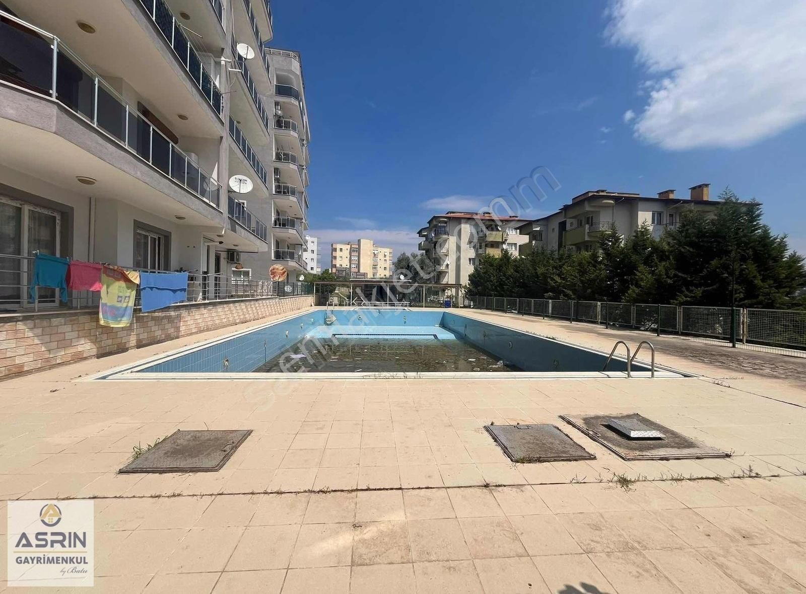 Kuşadası Kadınlar Denizi Mahallesi Doğalgazlı 3+1