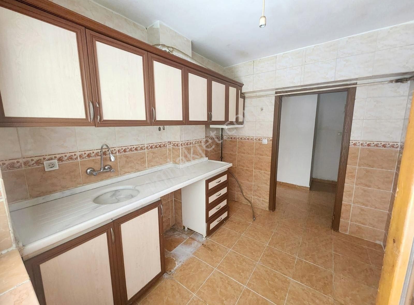 Ysf Emlaktan Merkezi Konumda 2+1 Satılık Bahçe Katı