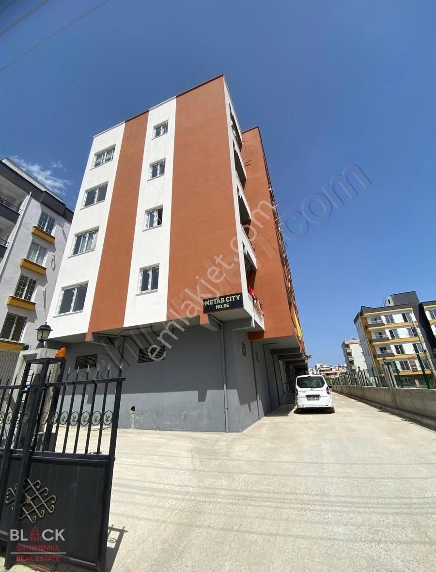 Black'ten Koyuncu Metabcity'de Sıfır 1+1