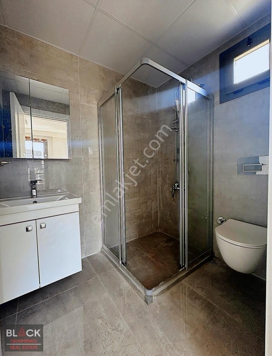 Black'ten Aşağı Alata'da Sıfır 2+1 Kiralık Daire