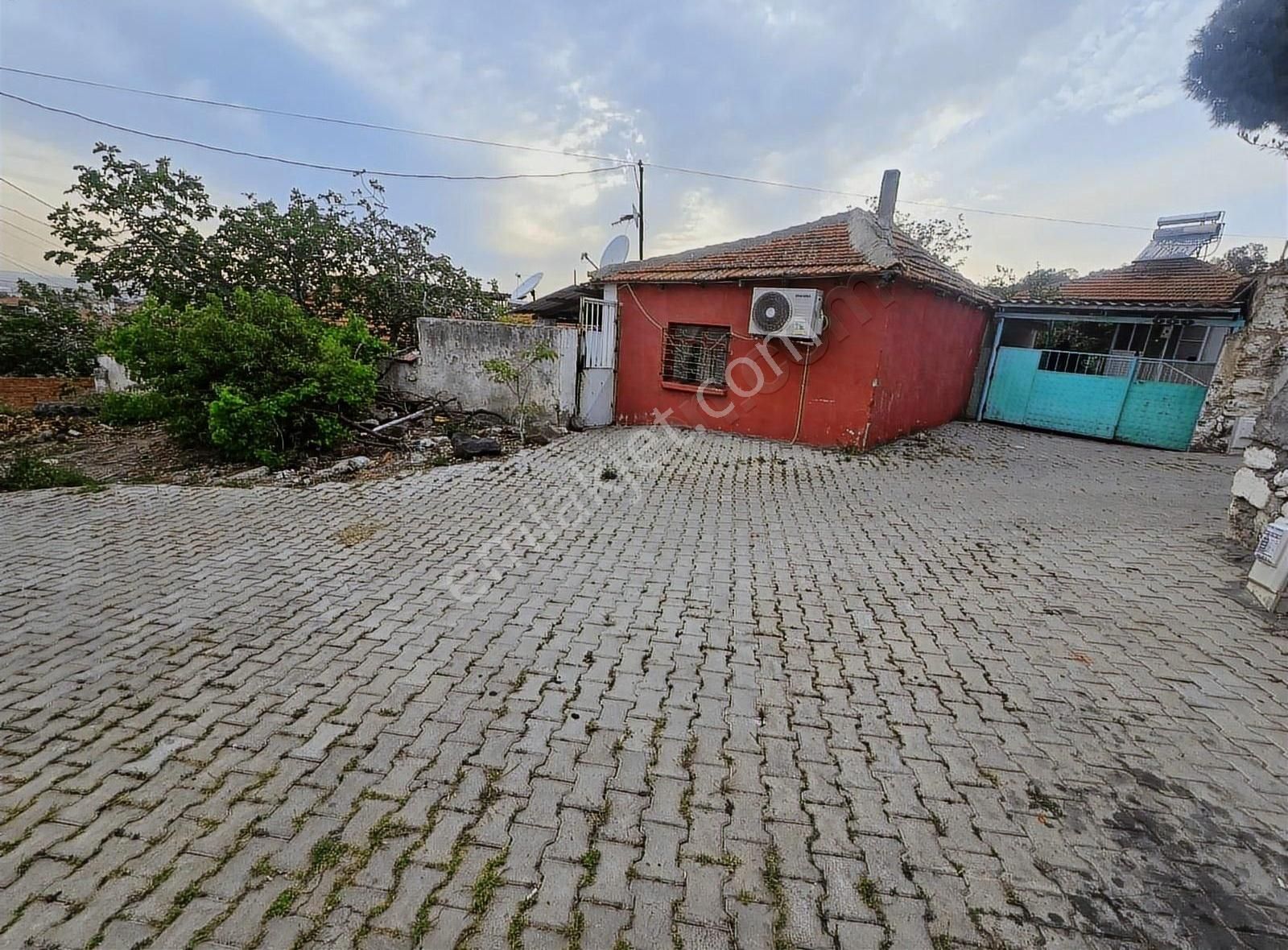 İzmir Aliağa Helvacı Mah 'de 2+1 Satılık Müstakil Ev