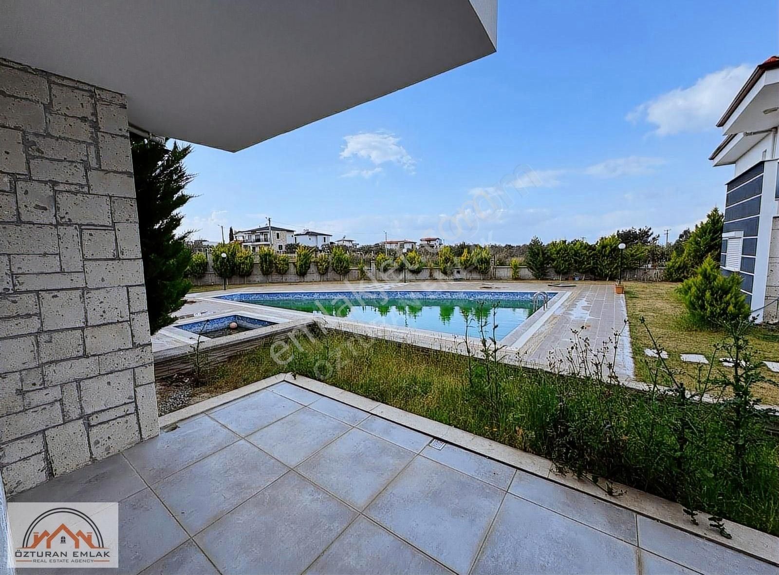 Kuşadası Güzelçamlı'da Doğayla İç İçe Sıfır Yapı 3+1 Villa