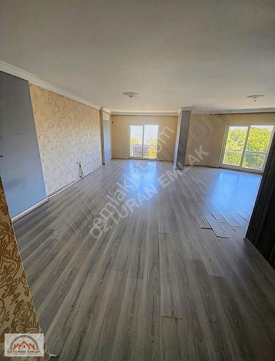 Kuşadası Davutlar Merkezde 3+1 175 M2 Net Geniş Dubleks