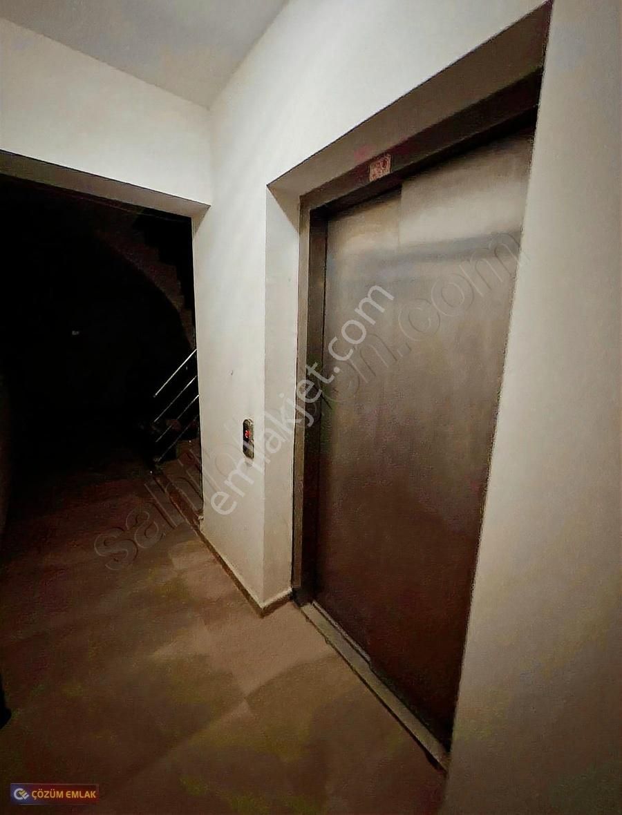 Çözüm Emlak'tan 1+1 Full Eşyalı Ara Kat Asansörlü Satılık Daire