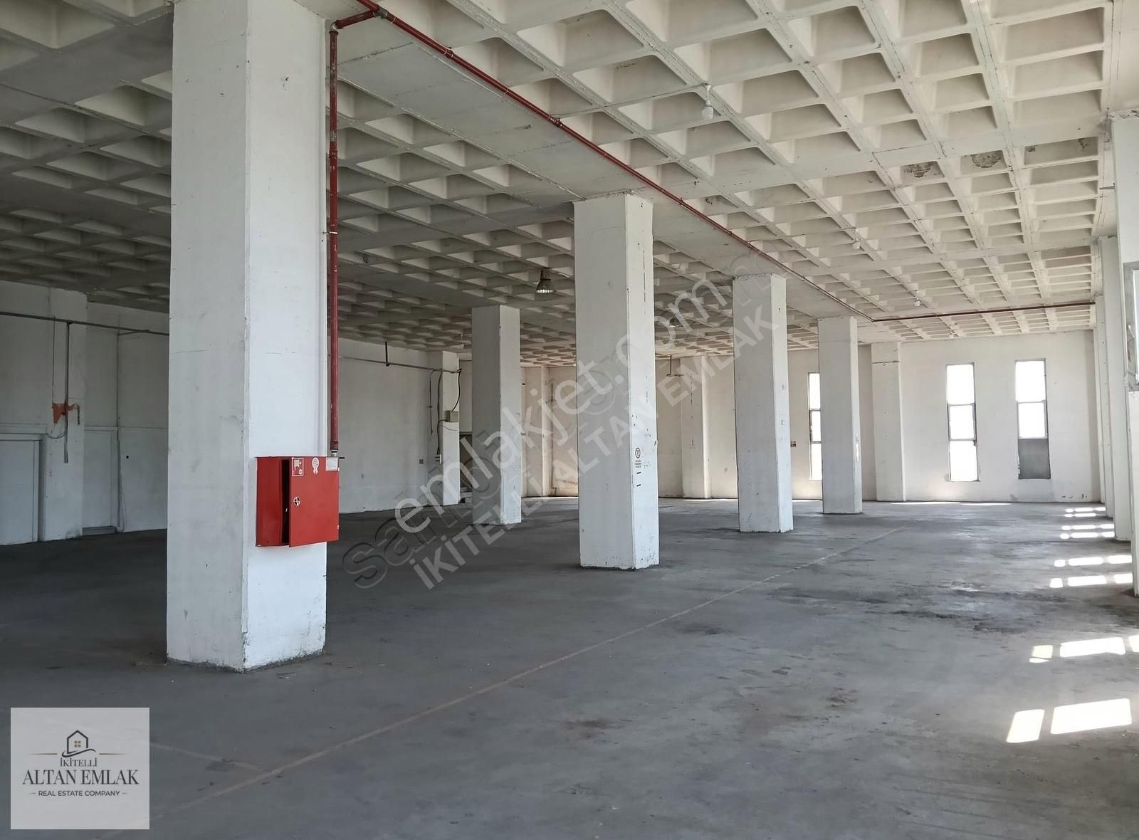 İkitelli Osb De Tır Yanaşır, H:6 M 1000 M2kiralık İşyeri