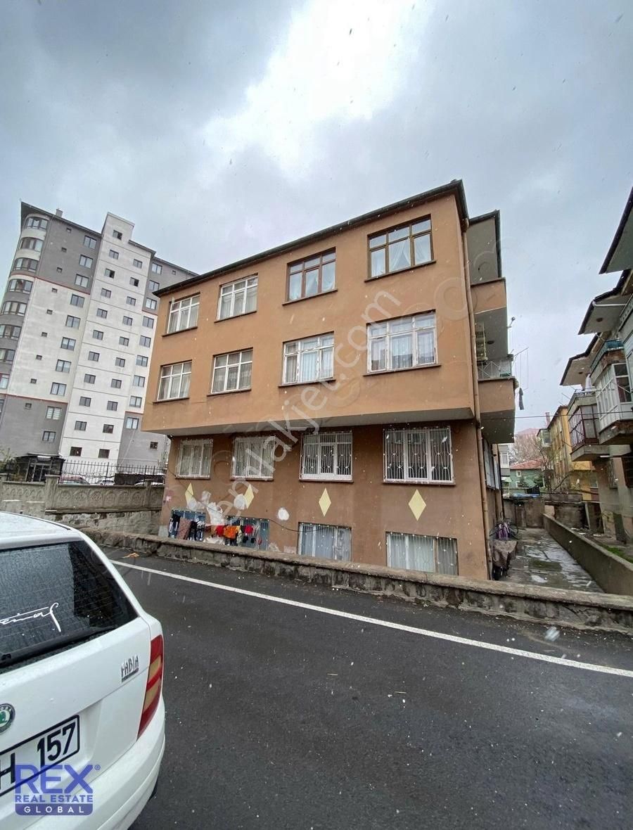 Asri Mezarlık Karşısında 3+1 Full Yapılı Satılık Daire