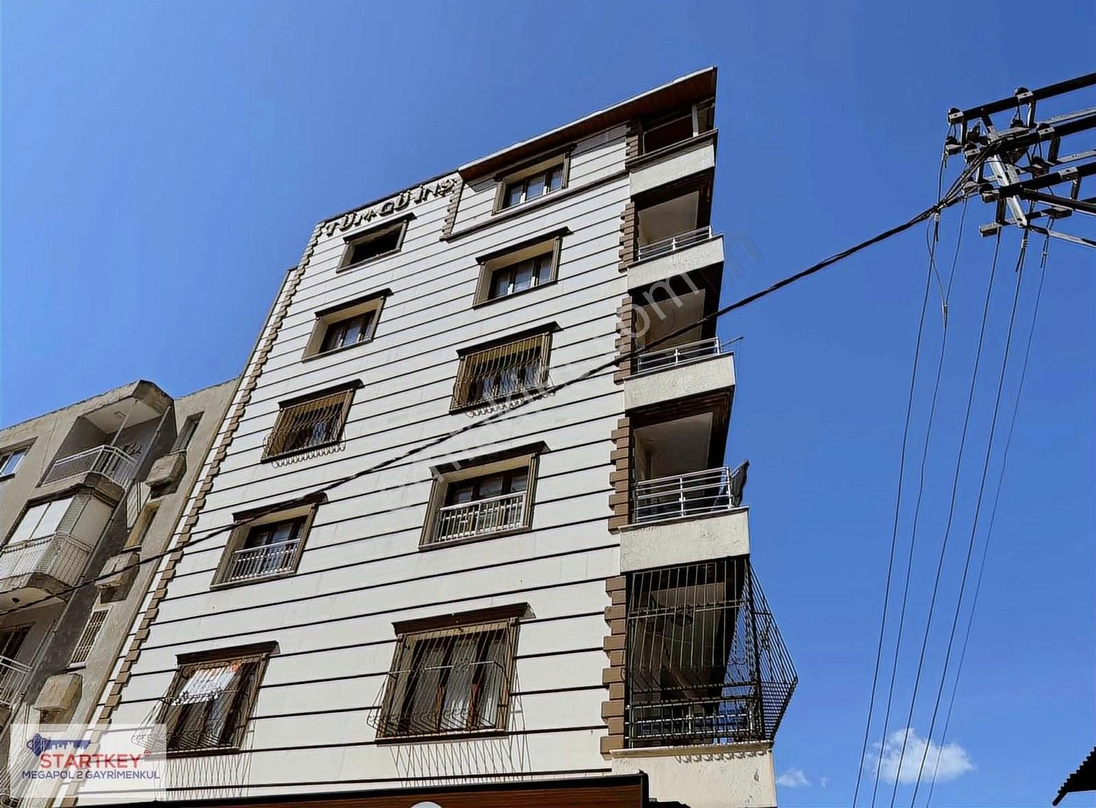 Eşrefpaşa'da 3+1 Deniz Manzaralı Fırsat Satılık Daire