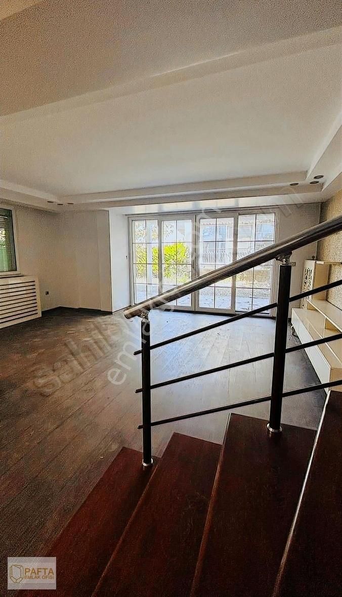 Yenişehir Teraspark Avm Yakını Satılık Site İçerisinde Villa