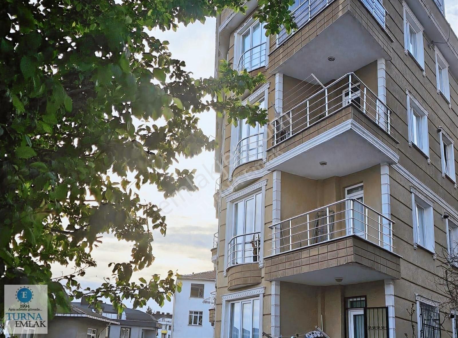 Satılık 2+1 Ara Kat İskanlı Daire Çekmeköy Videolu İlan