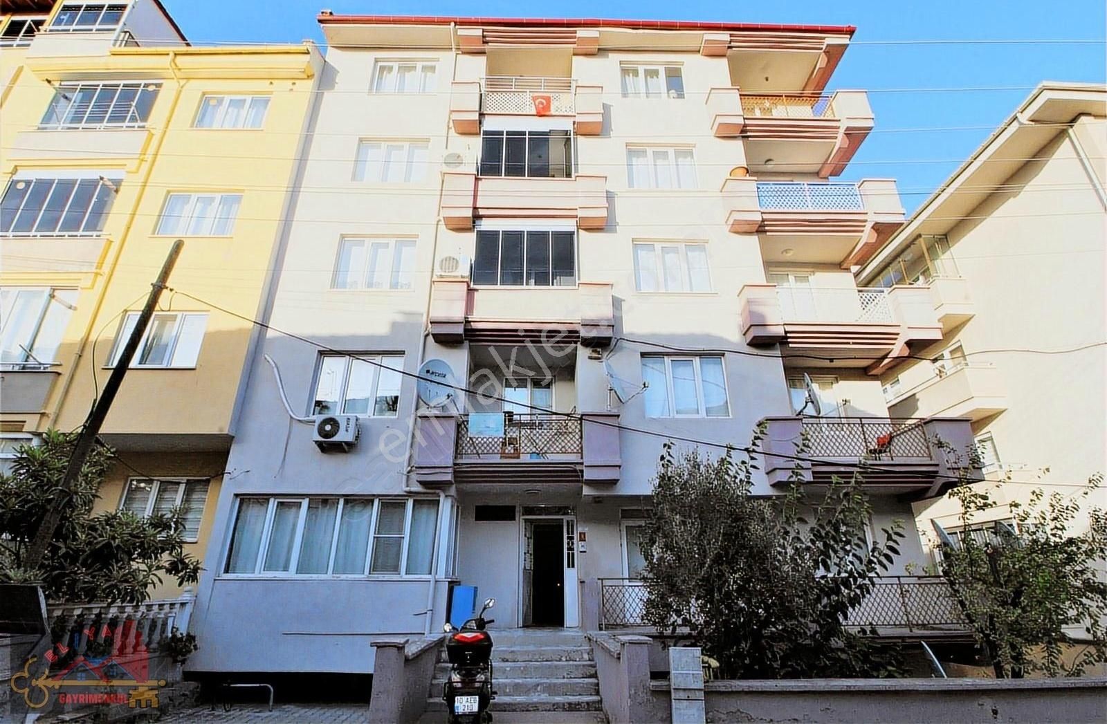 El/ya 'dan Bahçelievler 3+1~ Eşyalı ~arakat ~ Stadyuma Yakın