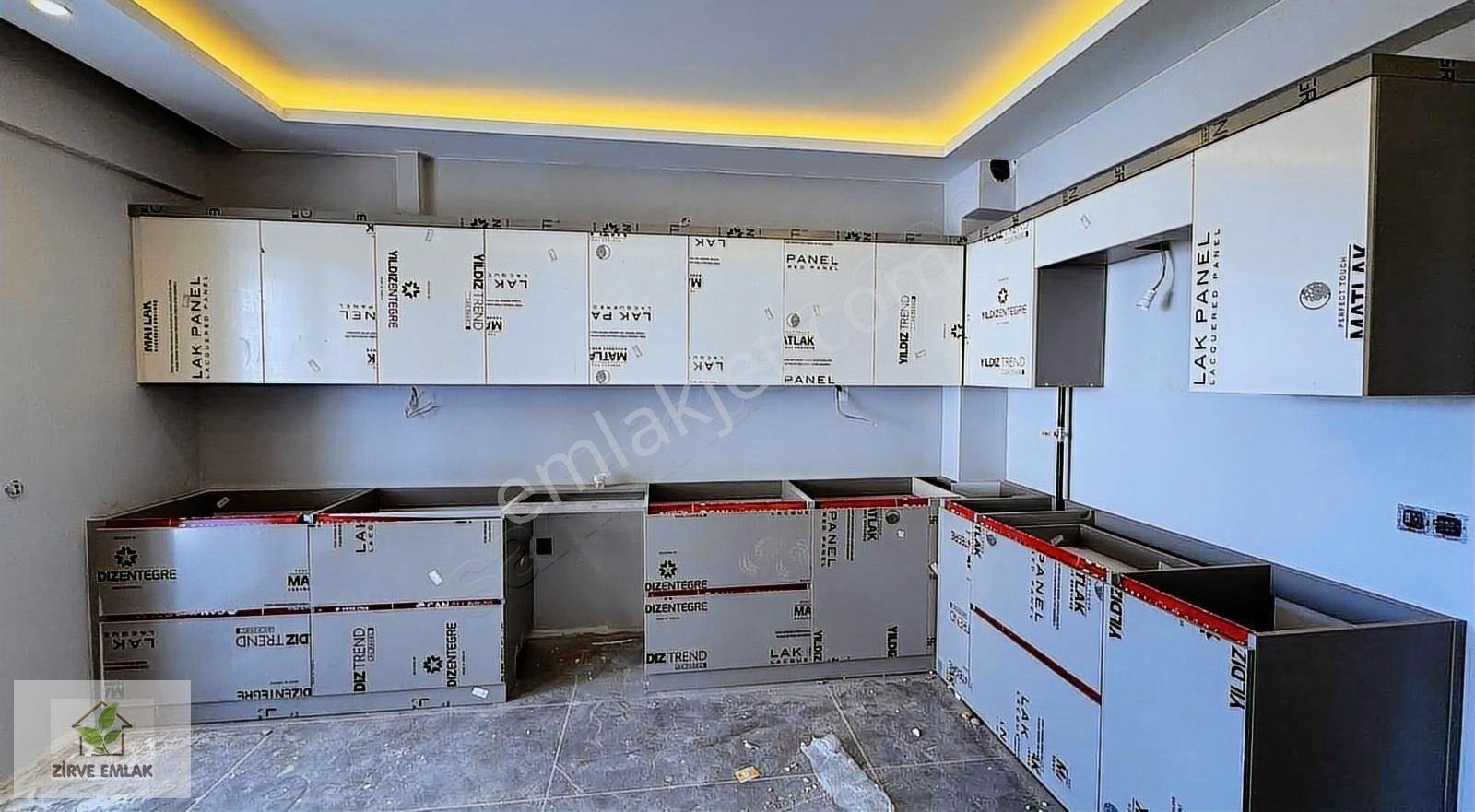 Zirve Emlak Satıyorr 3+1 180m2 Garajlı Sıfır Lüx Daire Kaçmazz.