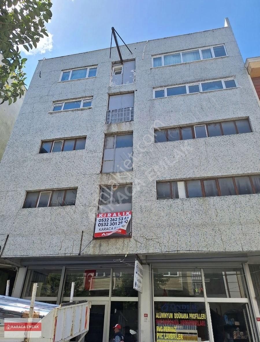 Barbaros'ta Kiralık 600'm2 3 Katlı İşyeri