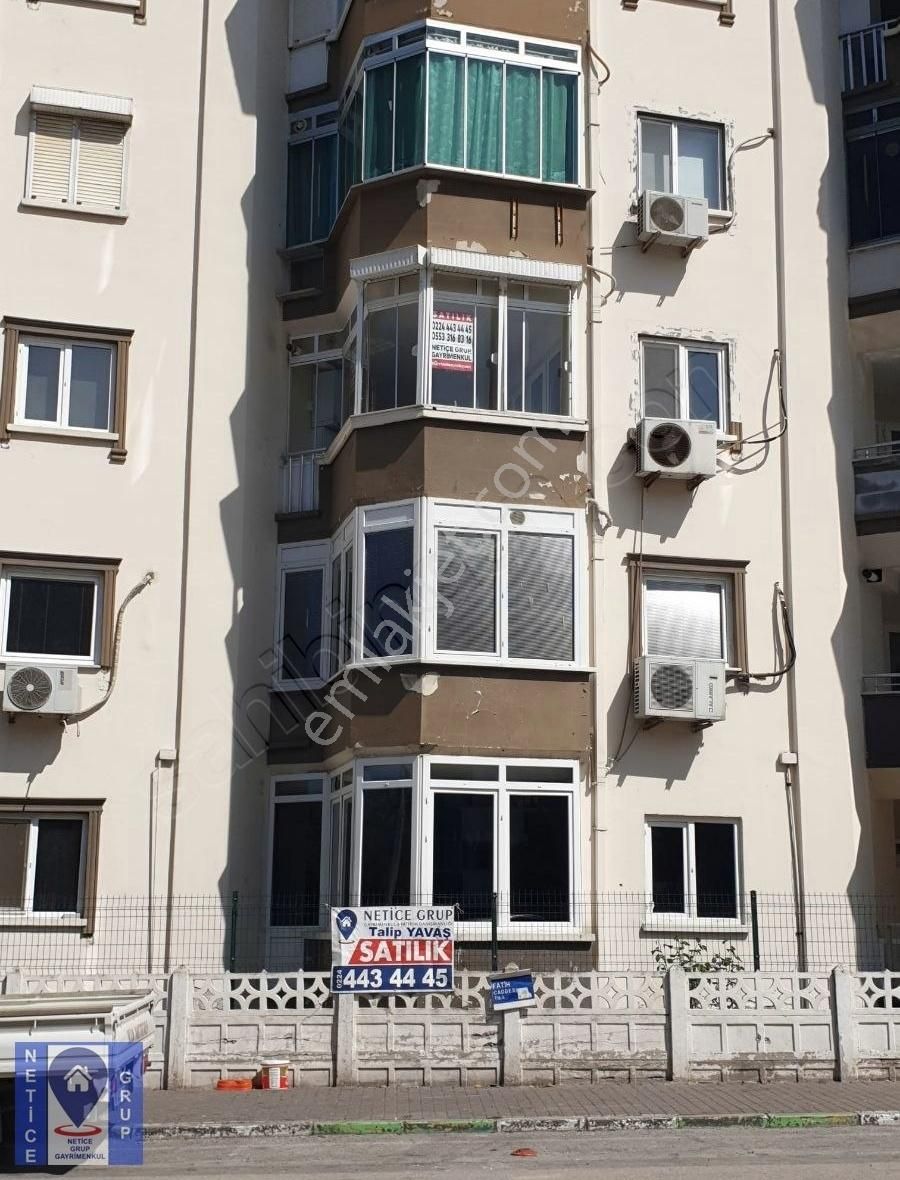 Güzelyalı Arkur Yener Sitesi Satılık 2+1 Arakat Daire