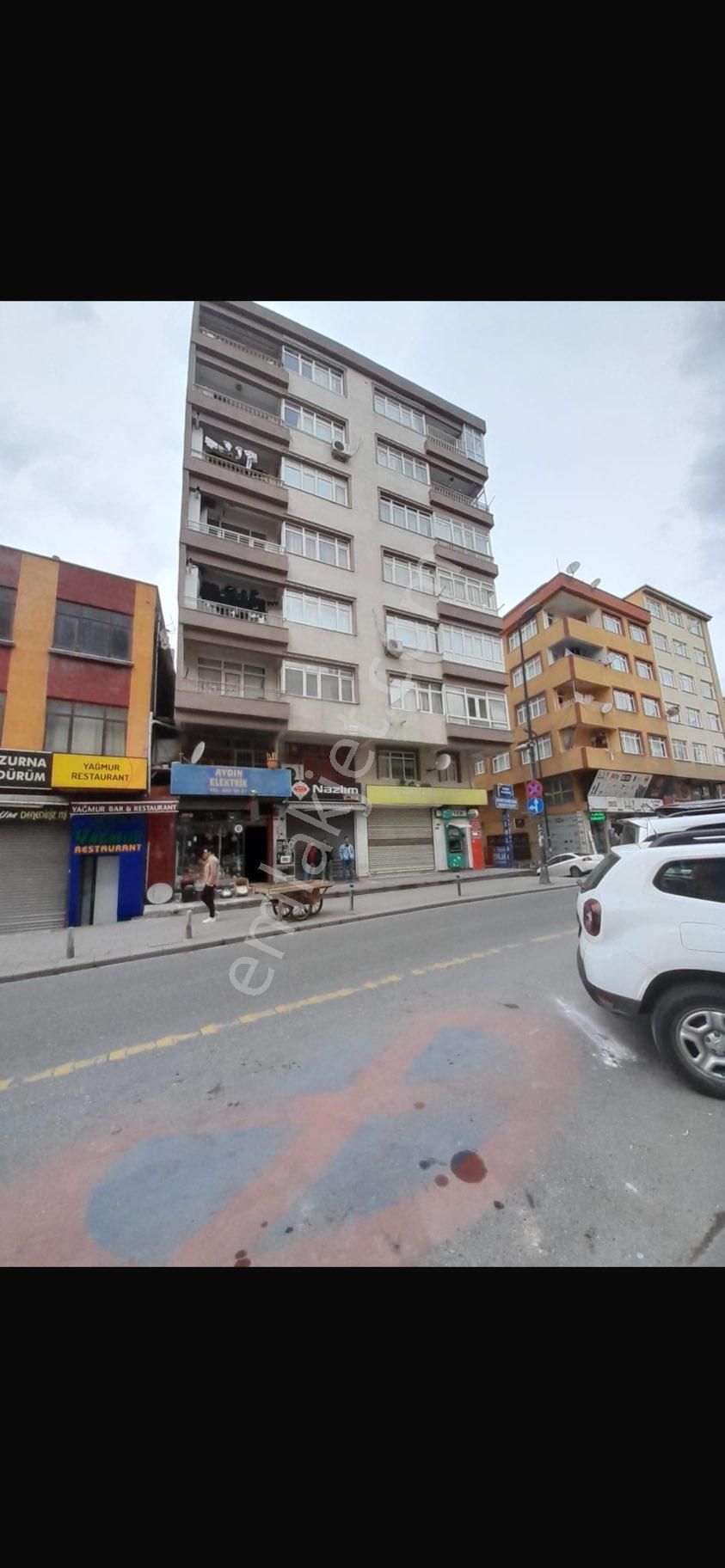 Bahçelievler Mağmutbey Caddesi Üzerinde Satılık Daire