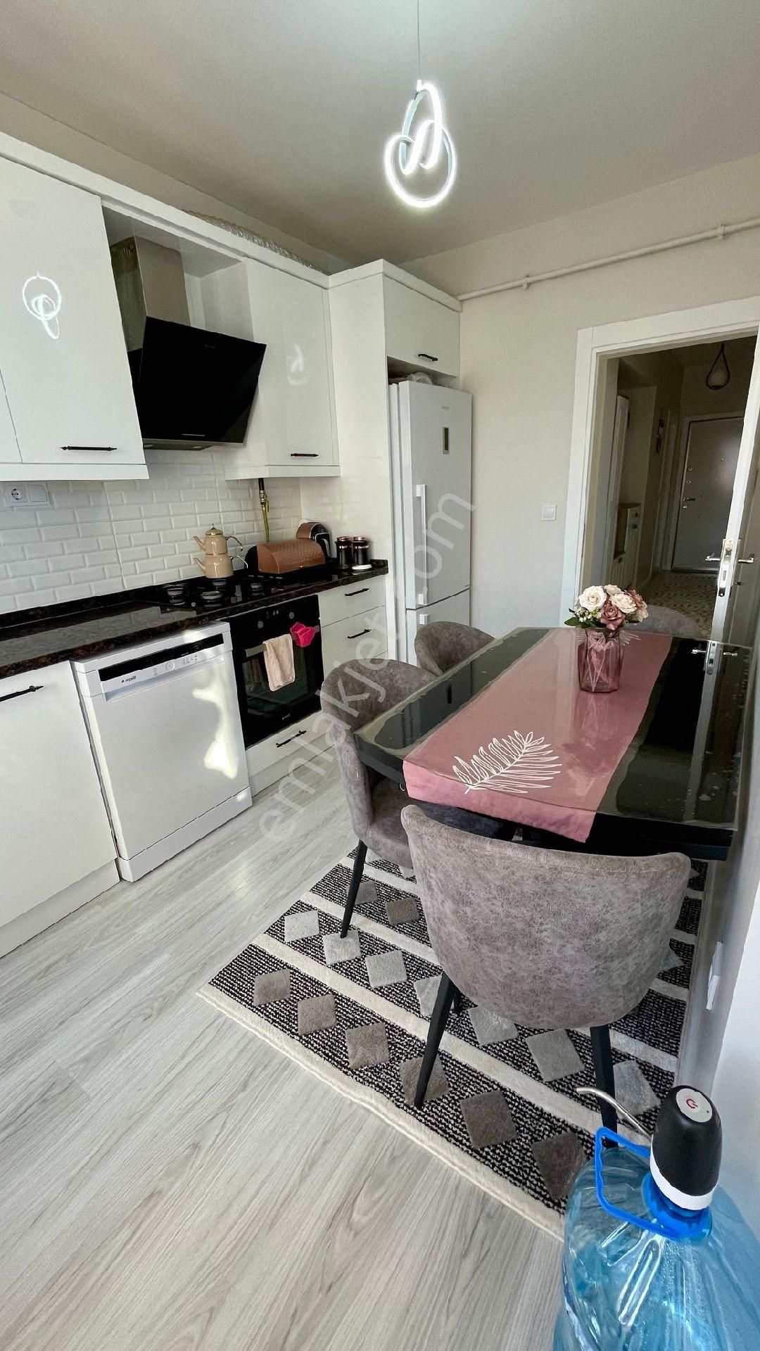 Şahincilide Site İçinde 140m2 3+1 Ebeveyn Banyolu Satılık Daire