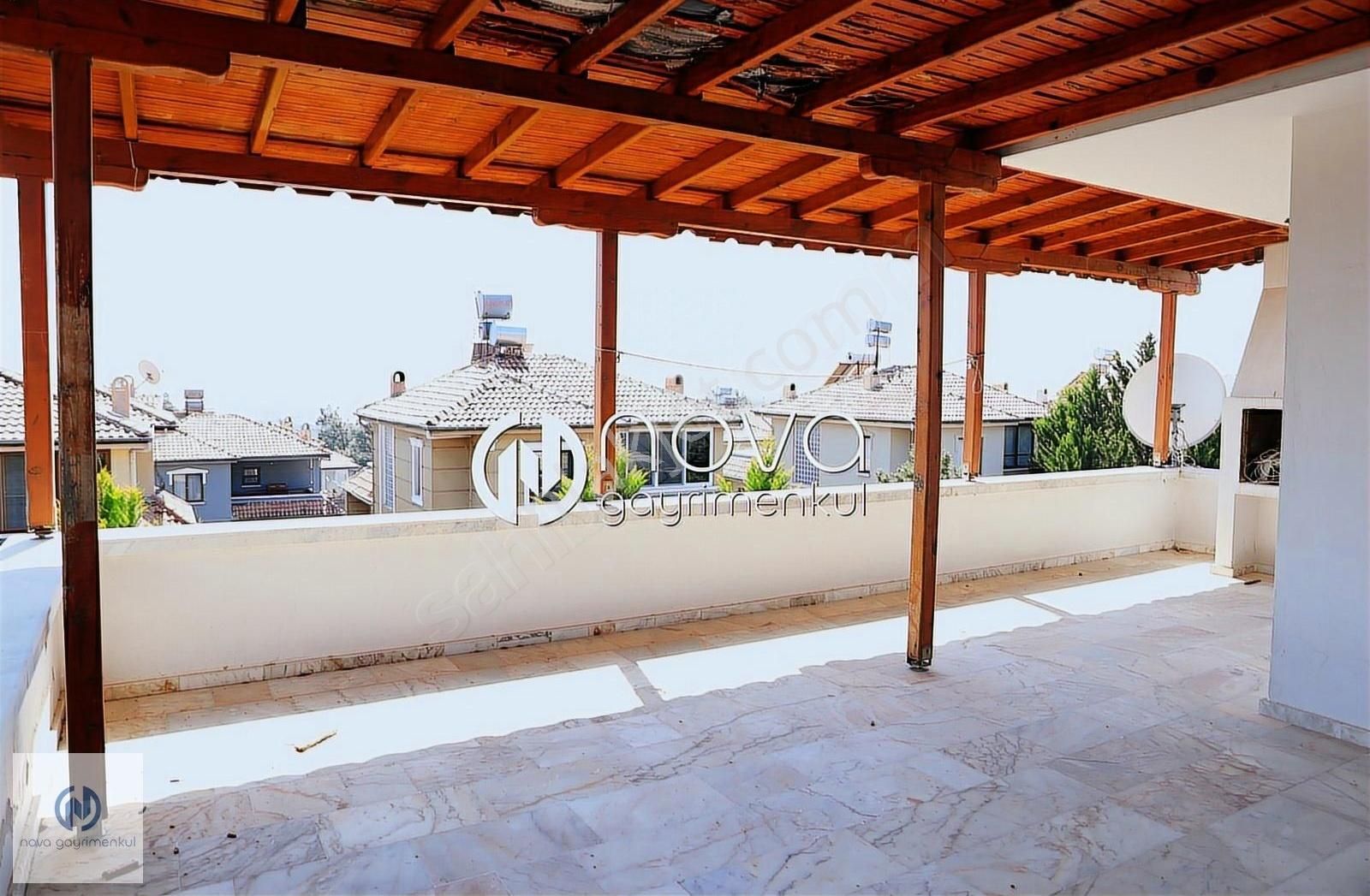 **nova** Çamlıca Mah. De Orman Ve Deniz Manzaralı Tripleks Villa - Görsel 17