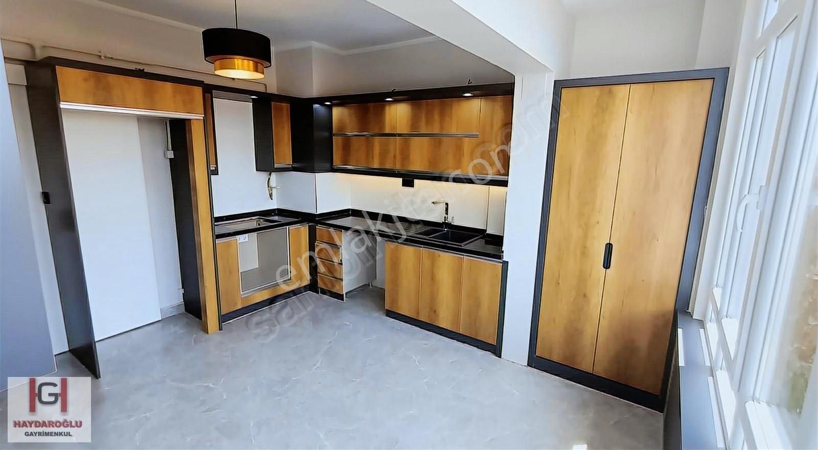 Sarıgüllük Merkez'de Full Bakımlı Satılık 3+1 Daire