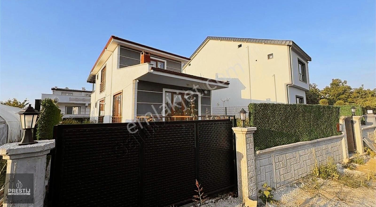 Satılık Deniz Manzaralı Müstakil Villa