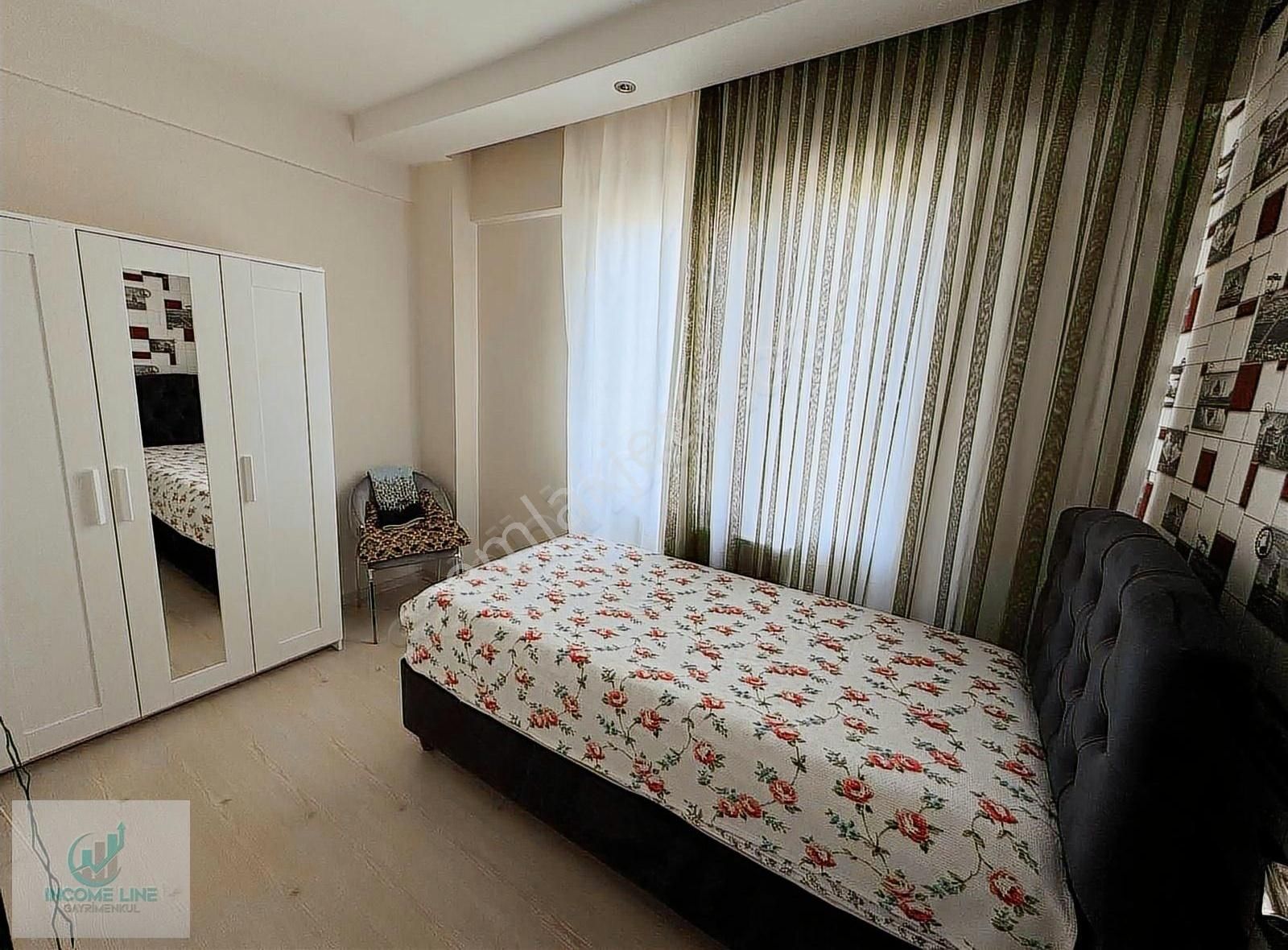 Bağcılar Havaalanı Kavşağı Civarında Satılık 2+1 100 M2 Daire